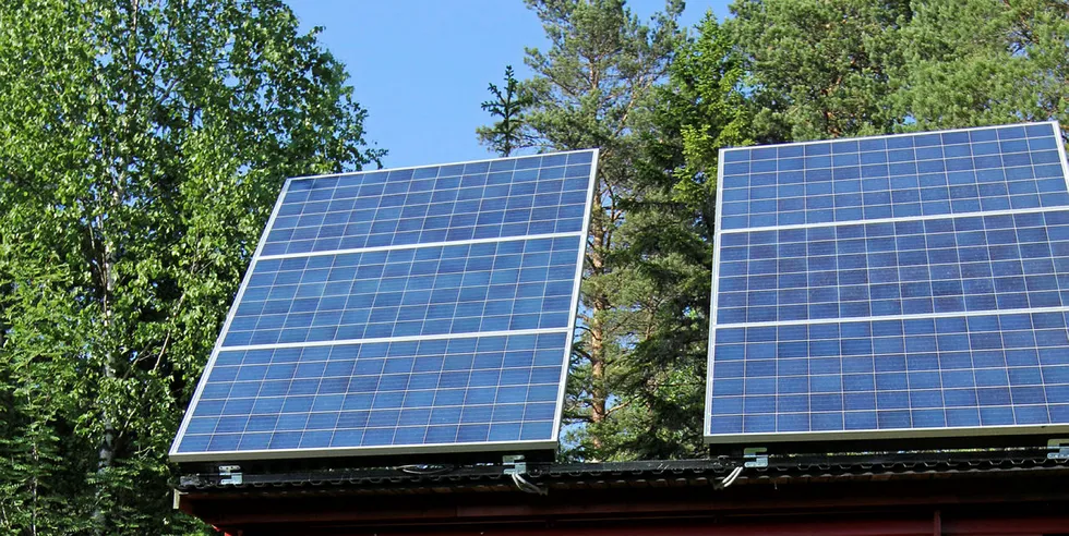 Elektroforeningen har sammen med ni andre organisasjoner bedt om dobbel Enovastøtte for at det skal bli billigere å installere solceller, varmepumpe eller andre energieffektiviseringstiltak.