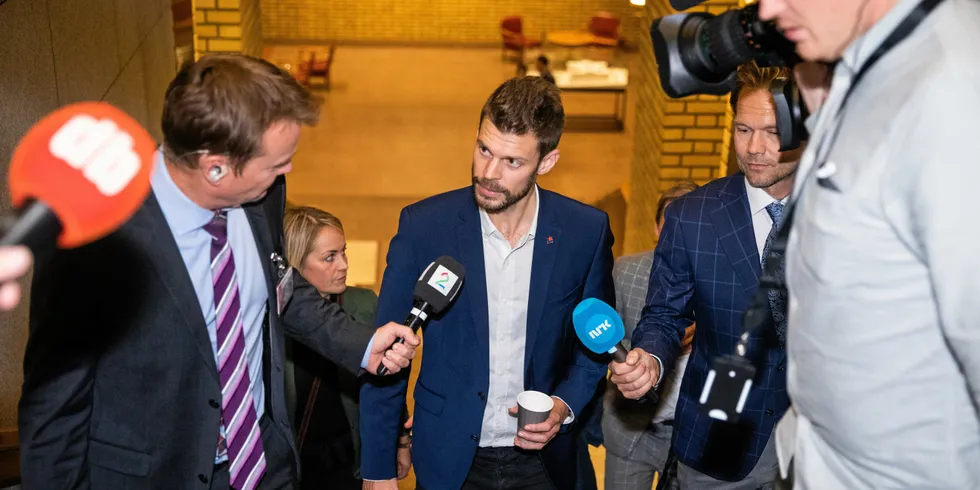 Hvis Rødt partileder Bjørnar Moxnes mot formodning får regjeringsmakt etter valget, vil det bli store omveltninger i energipolitikken. For eksempel vil det bli hjemfall på småkraft og skatt på luksusforbruk av strøm.