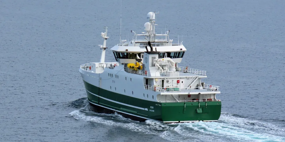Linebåten «Seir» og mannskapet på 16 personer skal feire jul ved Jan Mayen. De fisker siste del av forskningskvoten på torsk i området.