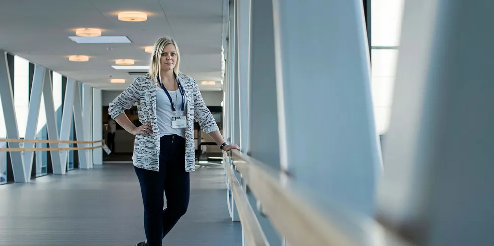 Statsråd Tina Bru sier at det ikke er fordi kraftutbygging er samfunnskritisk at bransjen har fått unntak fra innreise-reglene i korona-perioden.