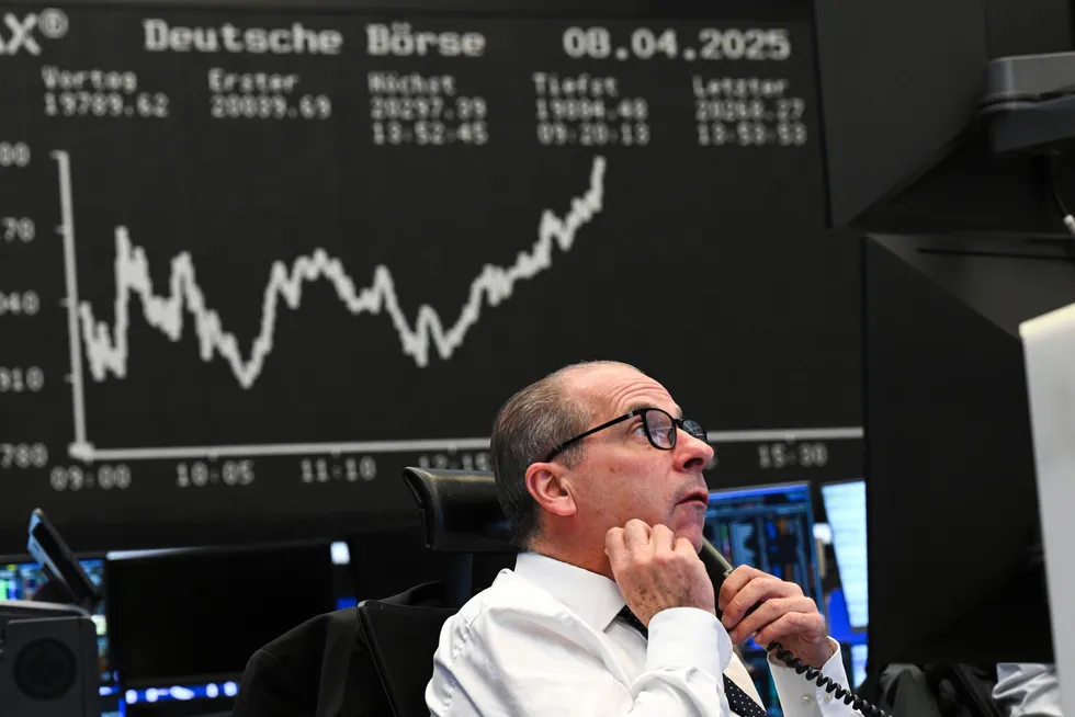 Frankfurt-børsen ligger an til å falle rundt fire prosent når den åpner onsdag morgen.