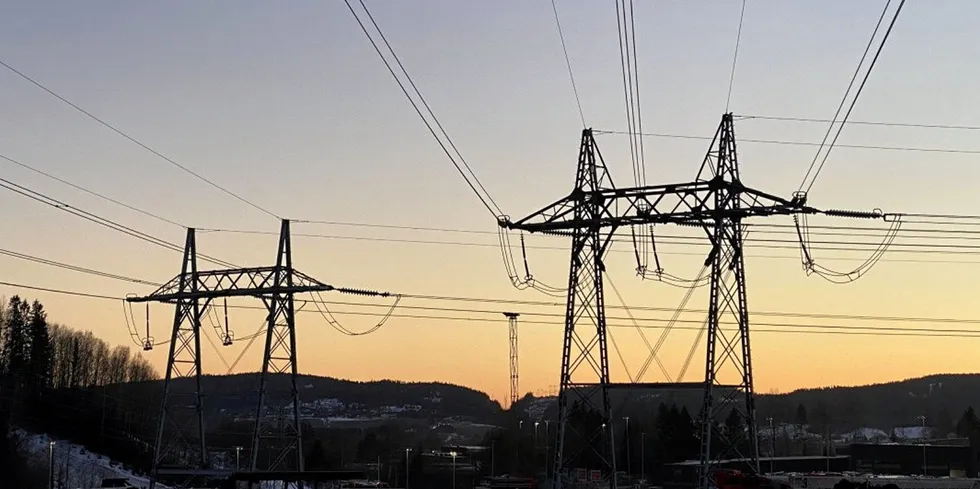 Strømprisene faller i sør – stiger i nord