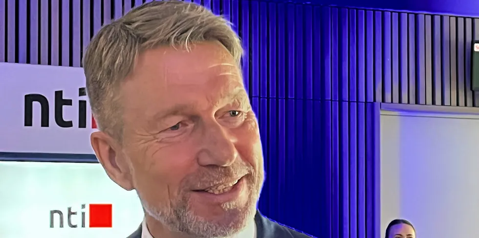 Olje- og energiminister Terje Aasland vil styrke forskning og utvikling av hydrogen.