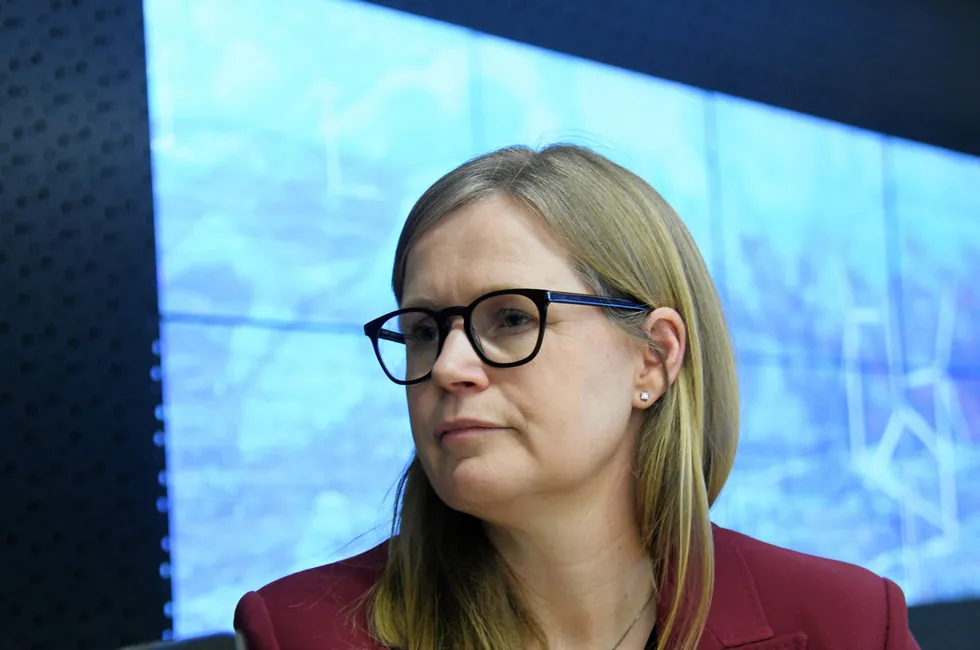 – Markedsforholdene for hele bransjen har blitt mer utfordrende. Vi spisser derfor strategien for å bruke kapitalen på de mest lønnsomme og strategisk beste prosjektene, sier konsernsjef Birgitte Ringstad Vartdal i Statkraft.