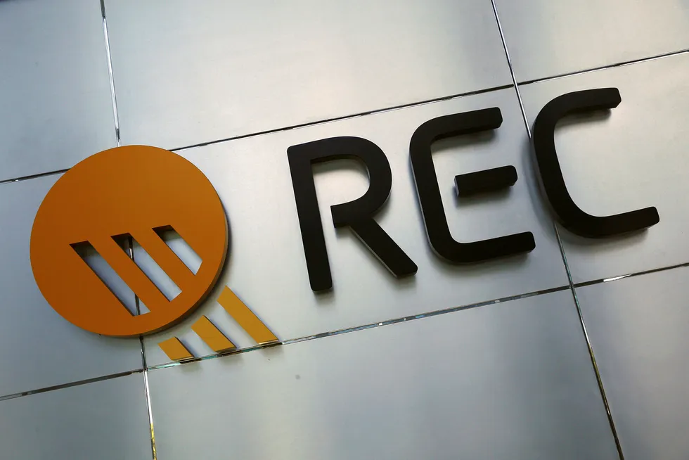 Rec Solar produserer og leverer solcellepaneler og -installasjoner, en stadig voksende industri globalt.