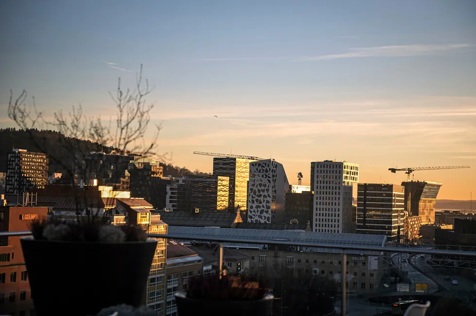 Strømforbruket øker, men prisene går nedover