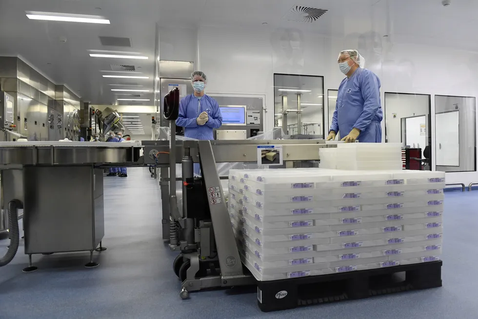 Pfizers vaksinefabrikk i Puurs, Belgia. EU vil ha flere vaksinefabrikker, det samme ønsker norske politikere.