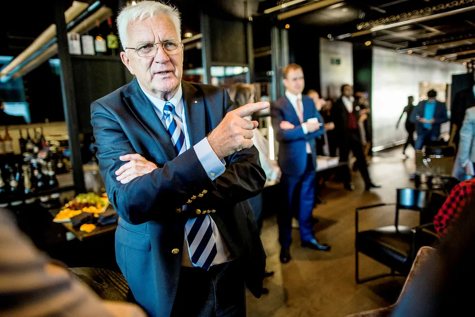 Trygve Hegnar avviser alle antydninger om tøffe konsekvenser av koronakrisen. – Det er ikke min oppgave å lære opp journalistene i DN, men nå er det strengt nødvendig, mene han.