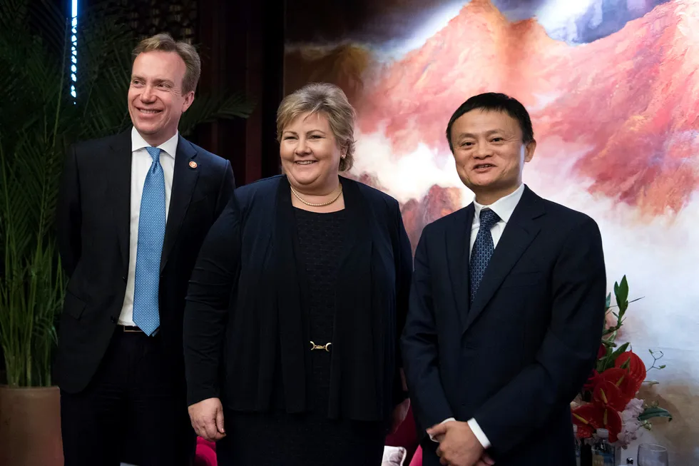 Statsminister Erna Solberg traff den kinesiske milliardæren og Ali Baba-gründeren Jack Ma i 2017 sammen med daværende minister Børge Brende.