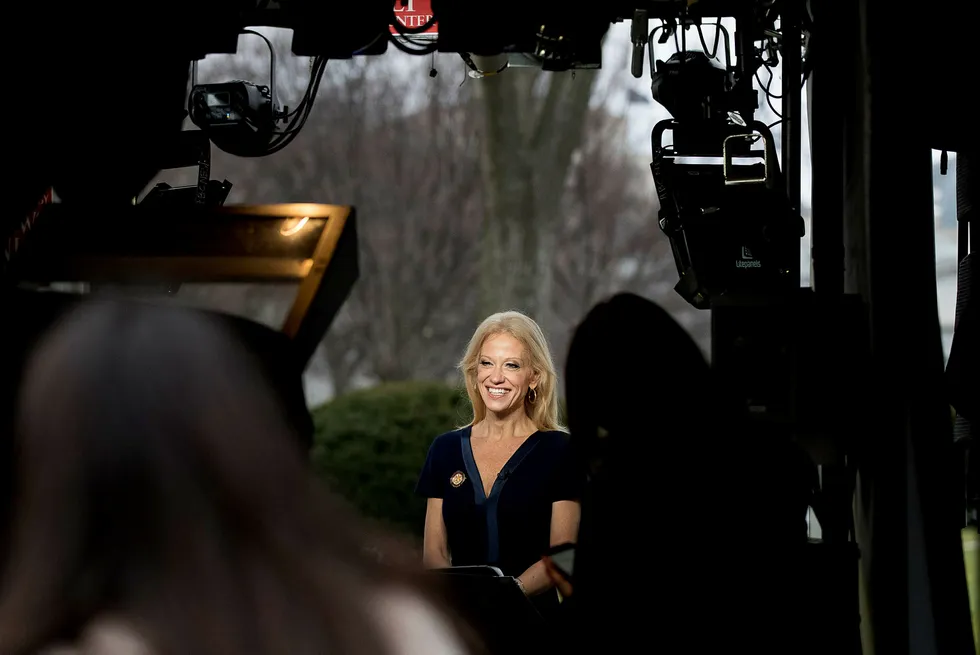 Donald Trumps rådgiver Kellyanne Conway sier nå at hun ikke har noen bevis for Trumps påstand om at Obama har avlyttet ham. Foto: Andrew Harnik/AP/NTB scanpix