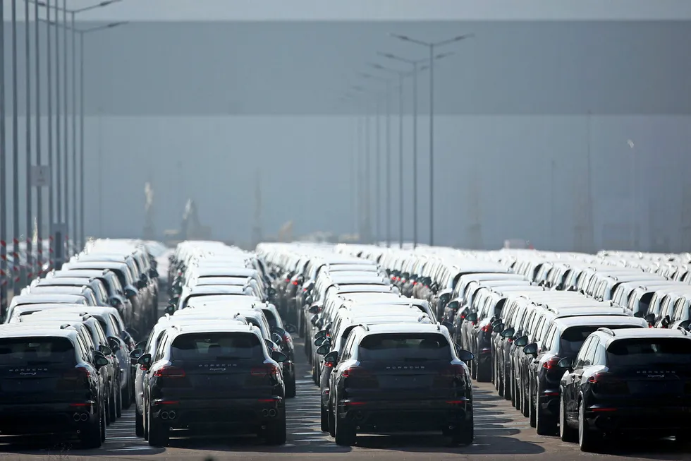 Nye biler av typen Porsche Cayenne, den typen som nå kalles tilbake. Foto: JAN WOITAS