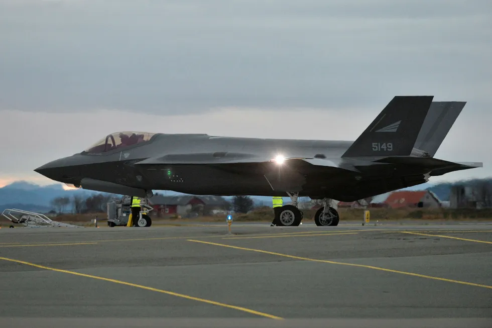 De første av i alt 52 norske F-35-fly har landet på Ørland hovedflystasjon. Støyen fra flyene er vesentlig større enn fra de gamle F-16-flyene.