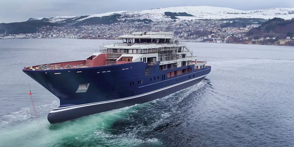 Sjøsette 116 meter lang yacht frå Kleven Verft