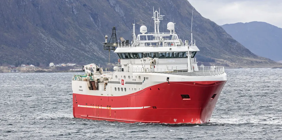 Reketråleren «Remøy» klar for rekefiske med truende drivstoffpriser.
