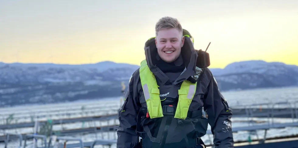 Kristoffer Karstensen er lokalitetsleiar på Grunnsøya som ligg i Frøysjøen utanfor Florø.