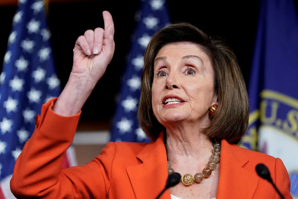Nancy Pelosi, demokrat og lederen for Representantenes hus, vegret seg lenge før hun støttet riksrettssak mot presidenten. Da hun snudde, satte prosessen i gang.