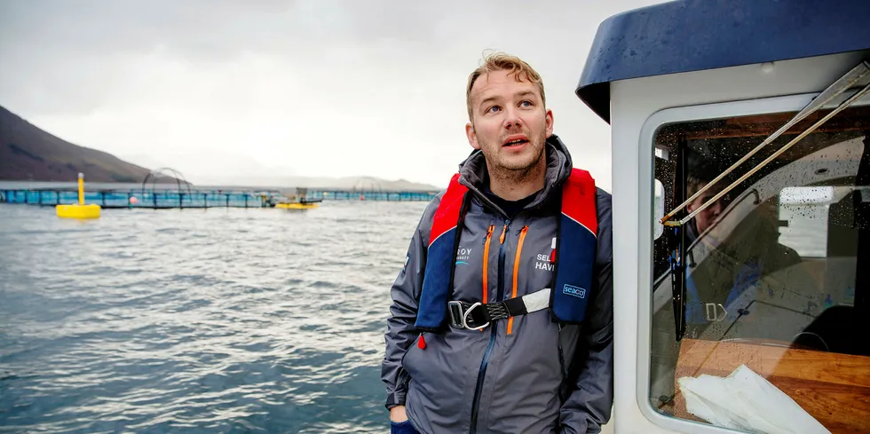 Alf-Gøran Knutsen og hans kolleger i Kvarøy Fiskeoppdrett er klar for auksjon tirsdag morgen.