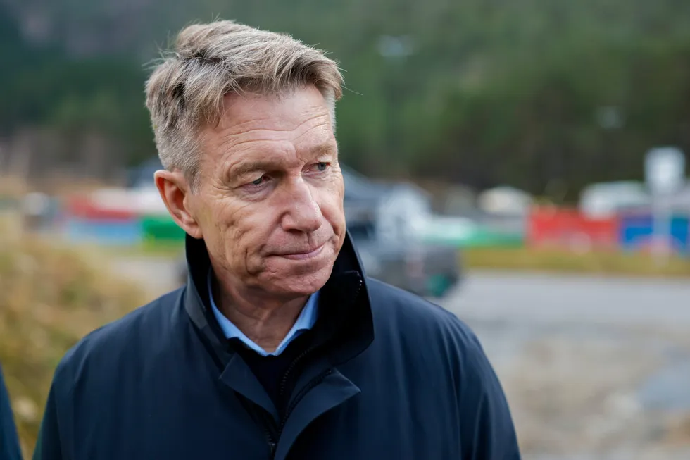 Energiminister Terje Aasland (Ap) mener omkampen om elektrifisering av Melkøya er uansvarlig. Han har helt rett.