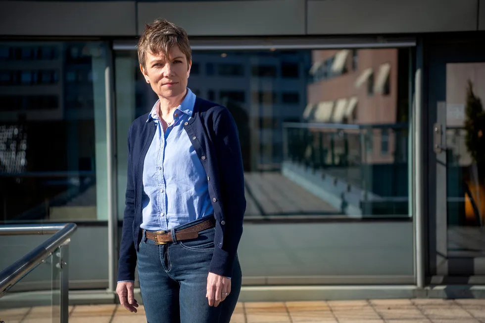 President Marit Hermansen i Legeforeningen mener kritikken fra koronakommisjonen onsdag mot myndighetenes håndtering av pandemien er på sin plass.