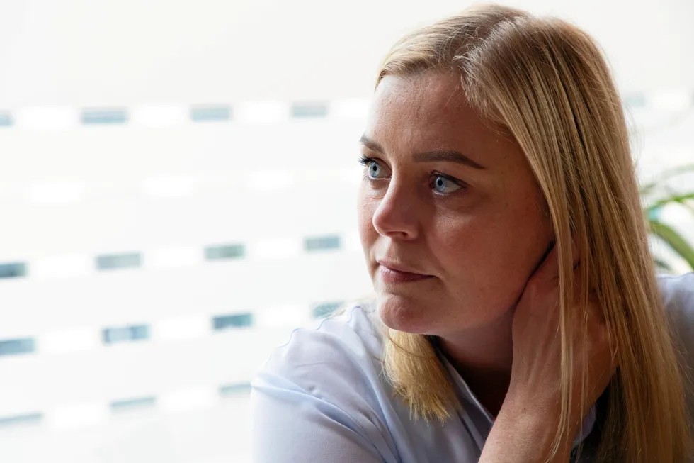 Høyres nestleder Tina Bru stoler ikke på at dagen regjeringen og frykter at de kommer med nye, uventede skatteendringer i havvindnæringen
