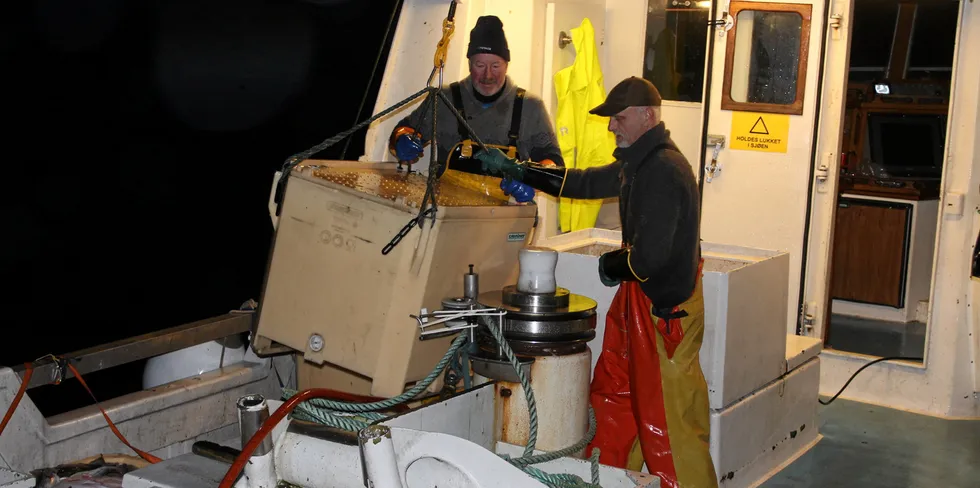 Arild Bergersen (t.v.) på «Blue Bird II var fornøyd med en torskefangst på 278 kilo ved Lista, her sammen med Henning Tønnessen under en god tur på snurrevadfiske forrige vinter.