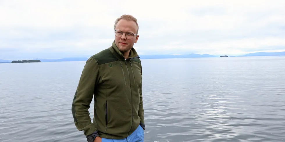 Sondre Eide i Eide Fjordbruk, her fotografert i forbindelse med avdukingen av Salmon Eye.