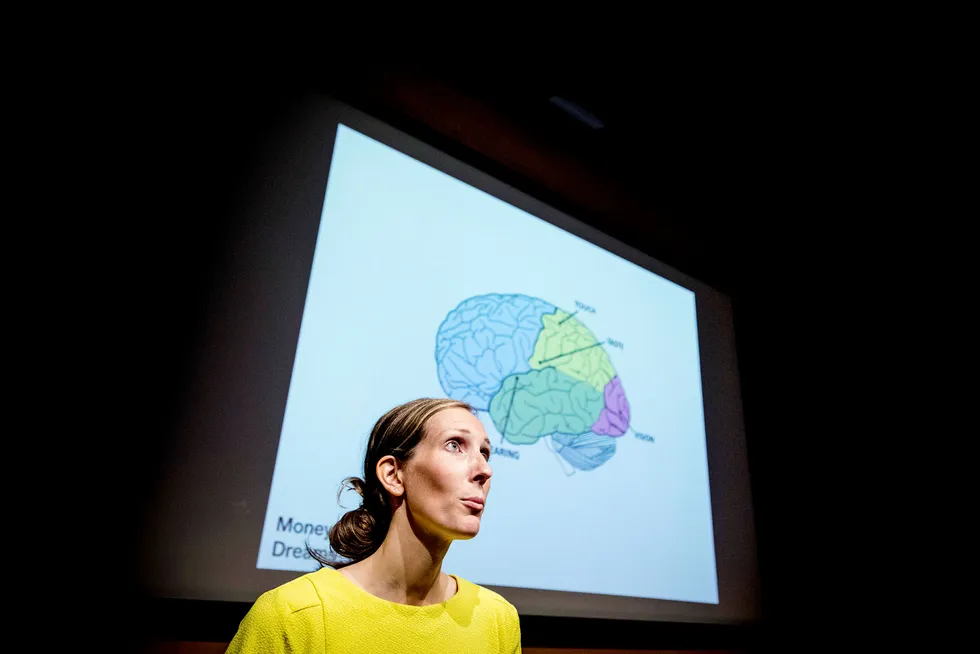 Hjerneforsker Elin Helander i selskapet MoneyMind forsker på hvordan man «lure» hjernen til spare mer til pensjon. Gunnar Lier