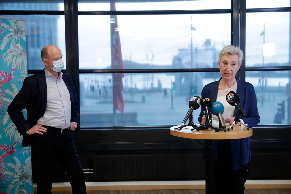 NHO-sjef Ole Erik Almlid og LO-leder Peggy Hessen Følsvik måtte ha hjelp av riksmegler i årets lønnsoppgjør. Søndag bør det være klart om storstreik er avverget.