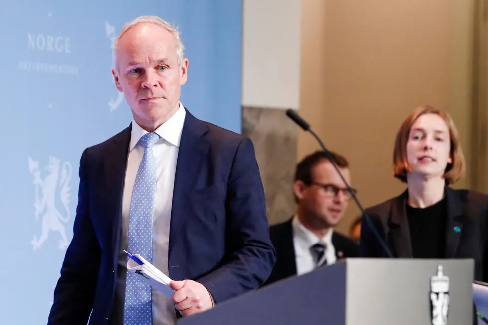 Finansminister Jan Tore Sanner anslår det samlede provenytapet for kommunene til rundt 8,67 milliarder kroner hvis den kommunale delen av formuesskatten blir redusert til 0,2 prosent i hele landet.