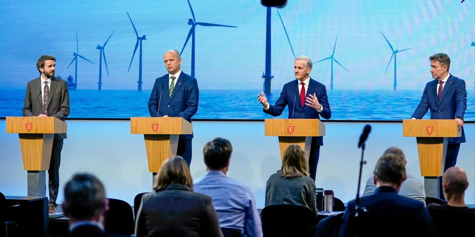 De siste to årene har vi fått kjenne på ulempene med en markedsbasert strømpris. Regjeringen får stadig nye forslag om hvordan de kan løse strømpriskrisen. Korte og konkrete forslag, men de er lite utredet.