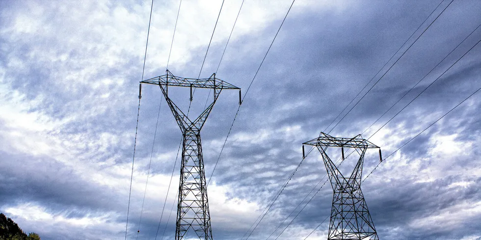 Statnett søker nå om å få bygge og drifte en ny 420kV kraftledning fra Blåfalli i Kvinnherad kommune til Gismarvik i Tysvær kommune.