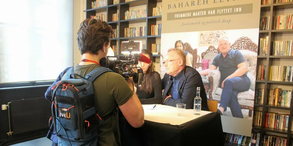 BOKLANSERING: Boken «Fremmede makter har flyttet inn» ble i dag lansert av Per Sandberg og Bahareh Letnes på Litteraturhuset i Oslo.Foto: Anders Furuset