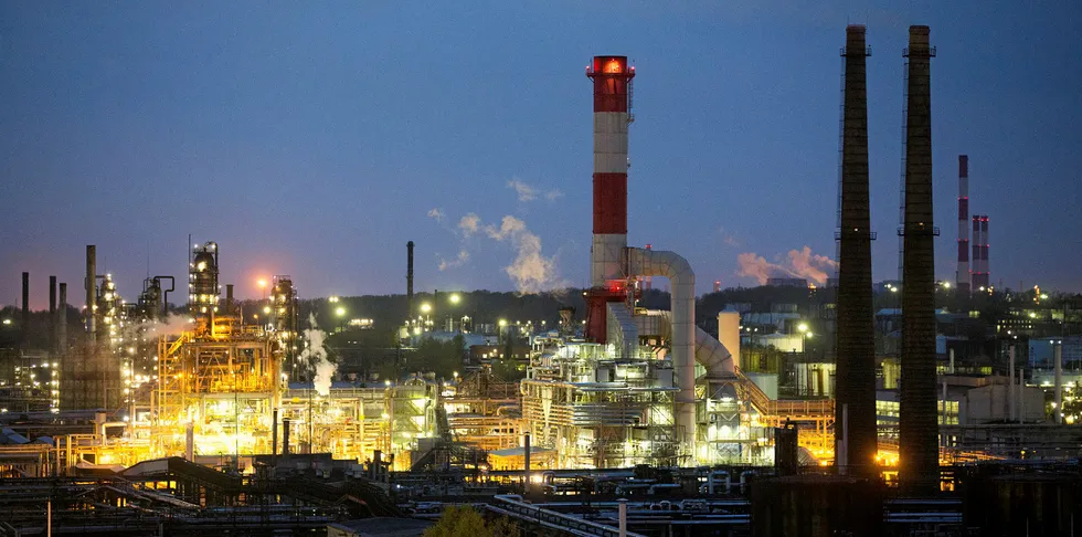 Hydrogen production unit (centre) at the Bashneft-Ufaneftekhim oil refinery in Russia