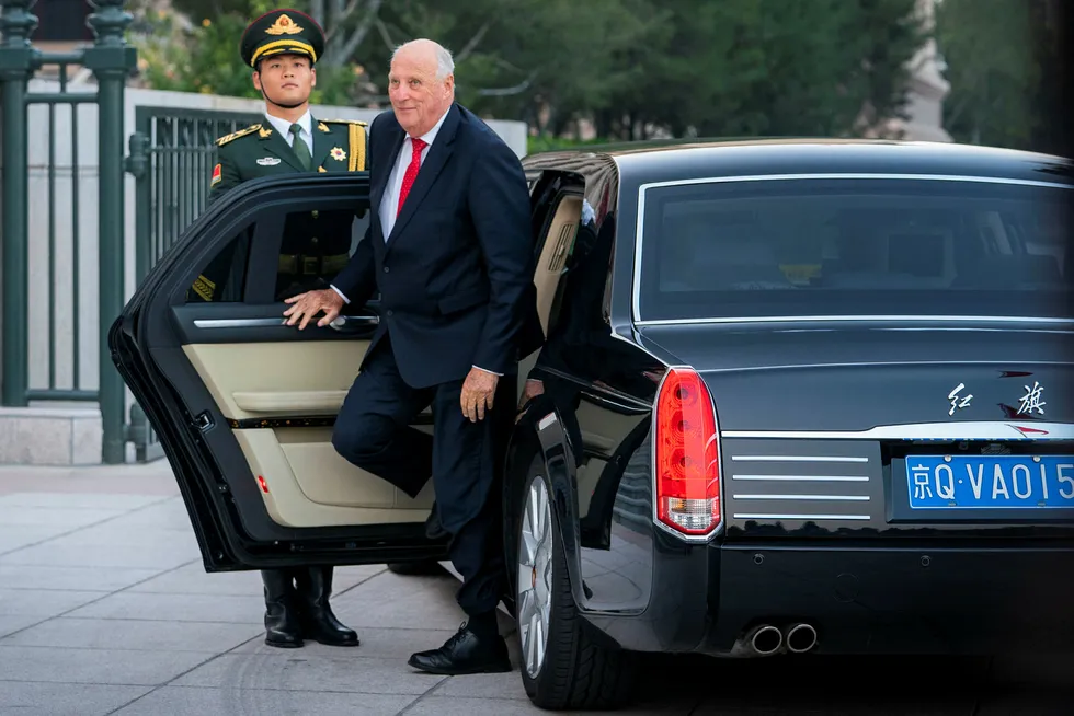 Hongqi L5 er bilen kongeparet blir kjørt rundt i under det pågående statsbesøket i landet.
