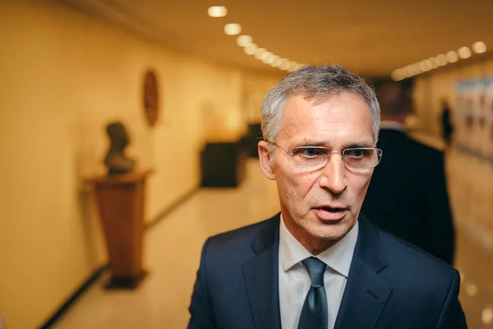 – Det er mange potensielle måter Nato kan svare på, sier generalsekretær i Nato Jens Stoltenberg om Russlands brudd på den såkalte INF-avtalen.