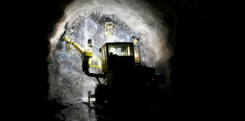 Godt fjell gjorde tunnelboringen enklere og billigere. Det har bidratt til at Nedre Otta kraftverk blir rundt 50 millioner kroner billigere enn budsjettert.