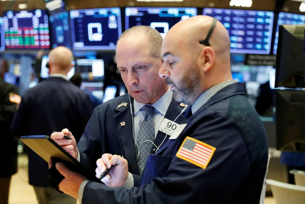 Torsdag åpnet Wall Street tydelig ned, før de tre viktige indeksene snudde i grønt.
