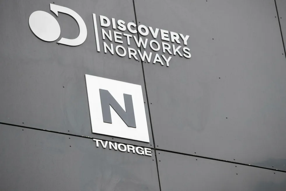Logoen til Discovery Networks Norway og TVNorge.