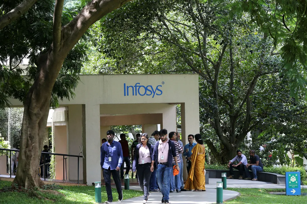 Infosys er blitt Indias største outsourcing-selskap med 200.000 ansatte og kunder over hele verden. Nå pågår det en skittentøyvask etter at konsernsjefen gikk på dagen. Foto: Aijaz Rahi/AP/NTB Scanpix