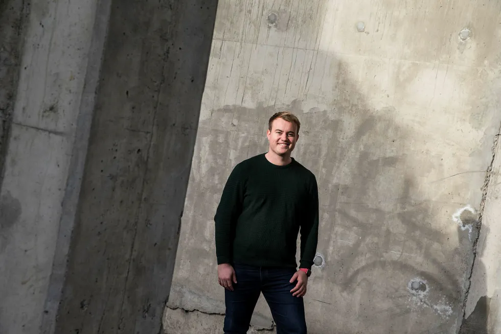 Memory-gründer Mathias Mikkelsen har fått 4000 bedrifter som kunder på sin kunstig intelligensbaserte timeregistrering.