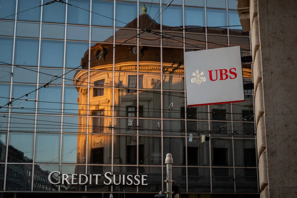 Eierne av fondsobligasjoner i Credit Suisse er i harnisk fordi de ble nullet ut da UBS overtok banken, skriver Sigmund Håland.