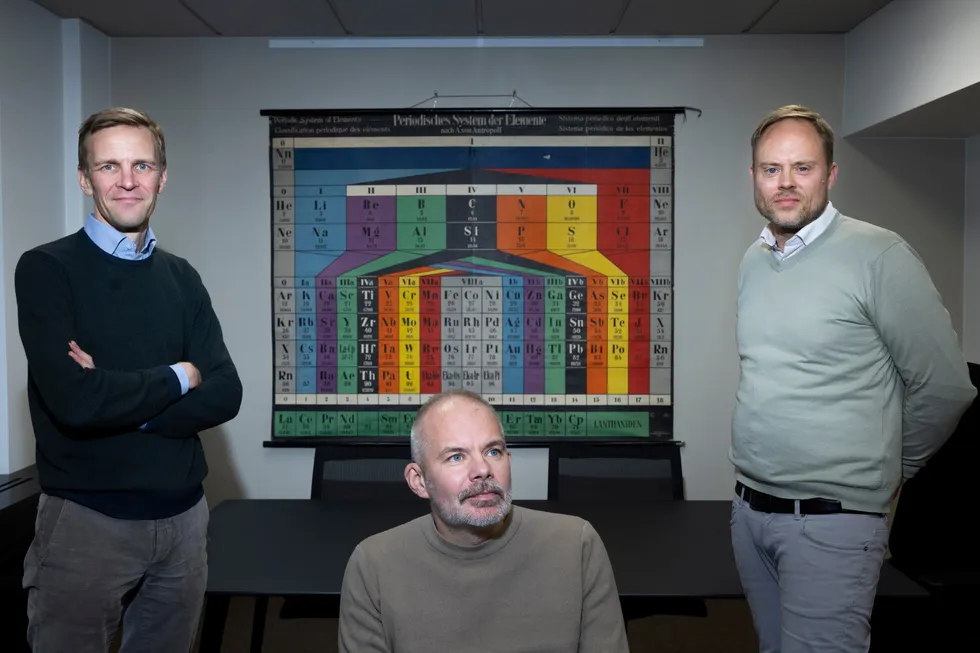 Anders Frøseth (midten) er hovedeier i det lille venture-selskapet Propagator som investerer i såkalt «deep tech.» Her avbildet med partnerne Andreas Emblem (venstre) og Eirik Talleraas på kontorene i Oslo sentrum.