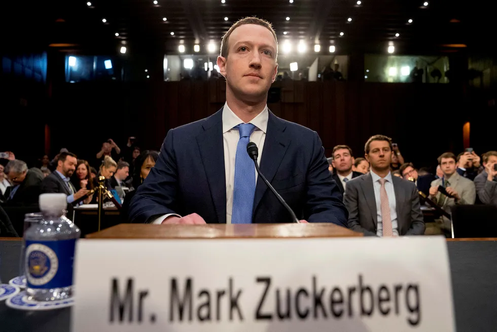Facebook toppsjef Mark Zuckerberg forklarte seg i april om misbruk av Facebook-data i det amerikanske valget i 2016 i en høring i den amerikanske kongressen.