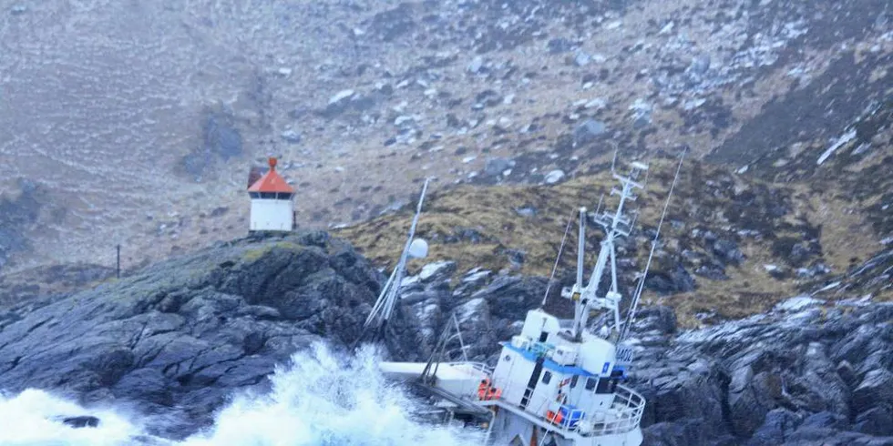 NEGATIVT: Det dør for mange mennesker i fiskerinæringen, men hvorfor frarøver politikerne fiskerne samfiskeordningen når det gjør yrket deres tryggere.Foto: Redningsselskapet