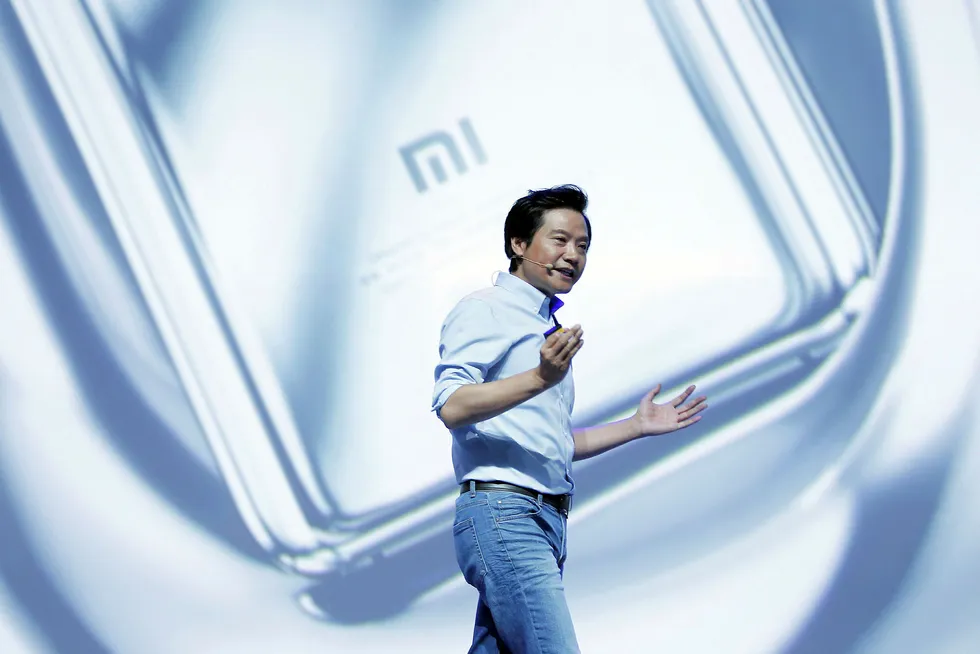 Xiaomis grunnlegger Lei Jun lover å selge smarttelefoner med syltynne marginer – under fem prosent etter børsnoteringen i Hong Kong. På under åtte år er Xiaomi blitt verdens fjerde største smarttelefonprodusent.