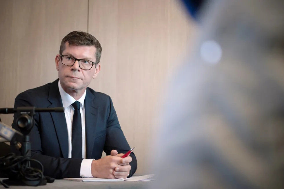 Konkurransetilsynet og avdelingsdirektør Gjermund Nese ser på DNBs forsøk på å kjøpe Sbanken.