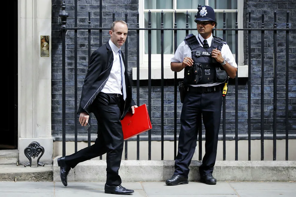 Det har vært en hektisk tid for Storbritannias ferske brexit-minister Dominic Raab. Foto: Tolga Akmen/AFP/NTB Scanpix