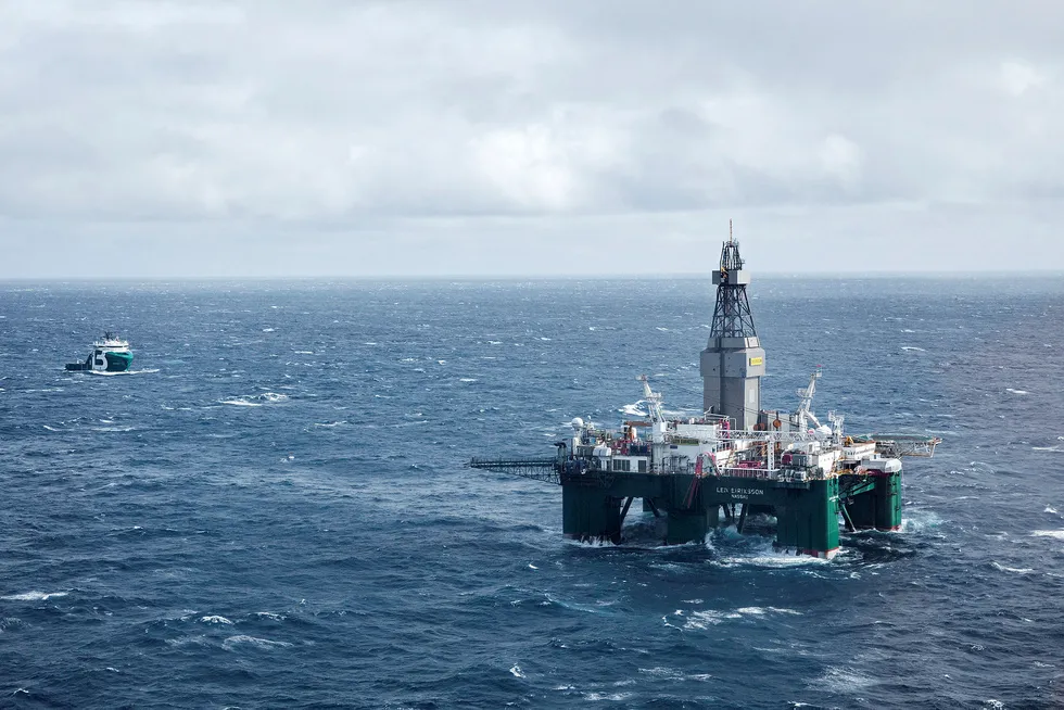 Tross fall i olje- og gassprisene foregår prøveboring og gassproduksjon i Barentshavet.