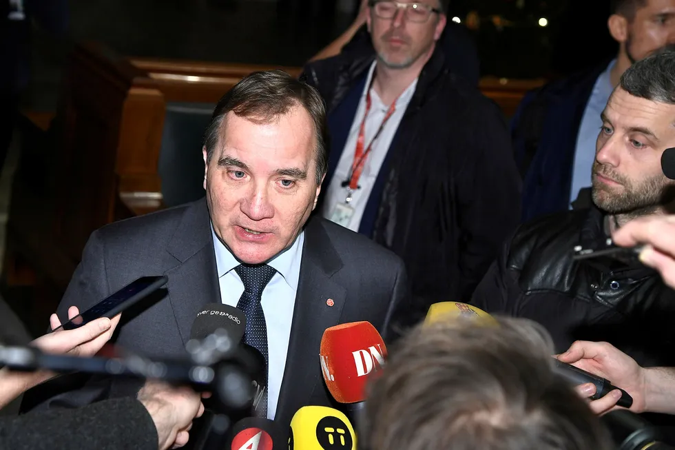Etter over fire måneders sonderinger og forhandlinger, kan Stefan Löfven bli Sveriges statsminister igjen. Men ingenting er avgjort ennå.
