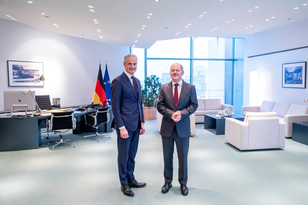 Shoulder to shoulder: German chancellor Olaf Scholz and Norwegian Prime Minister Jonas Gahr Store meet to discuss energy security